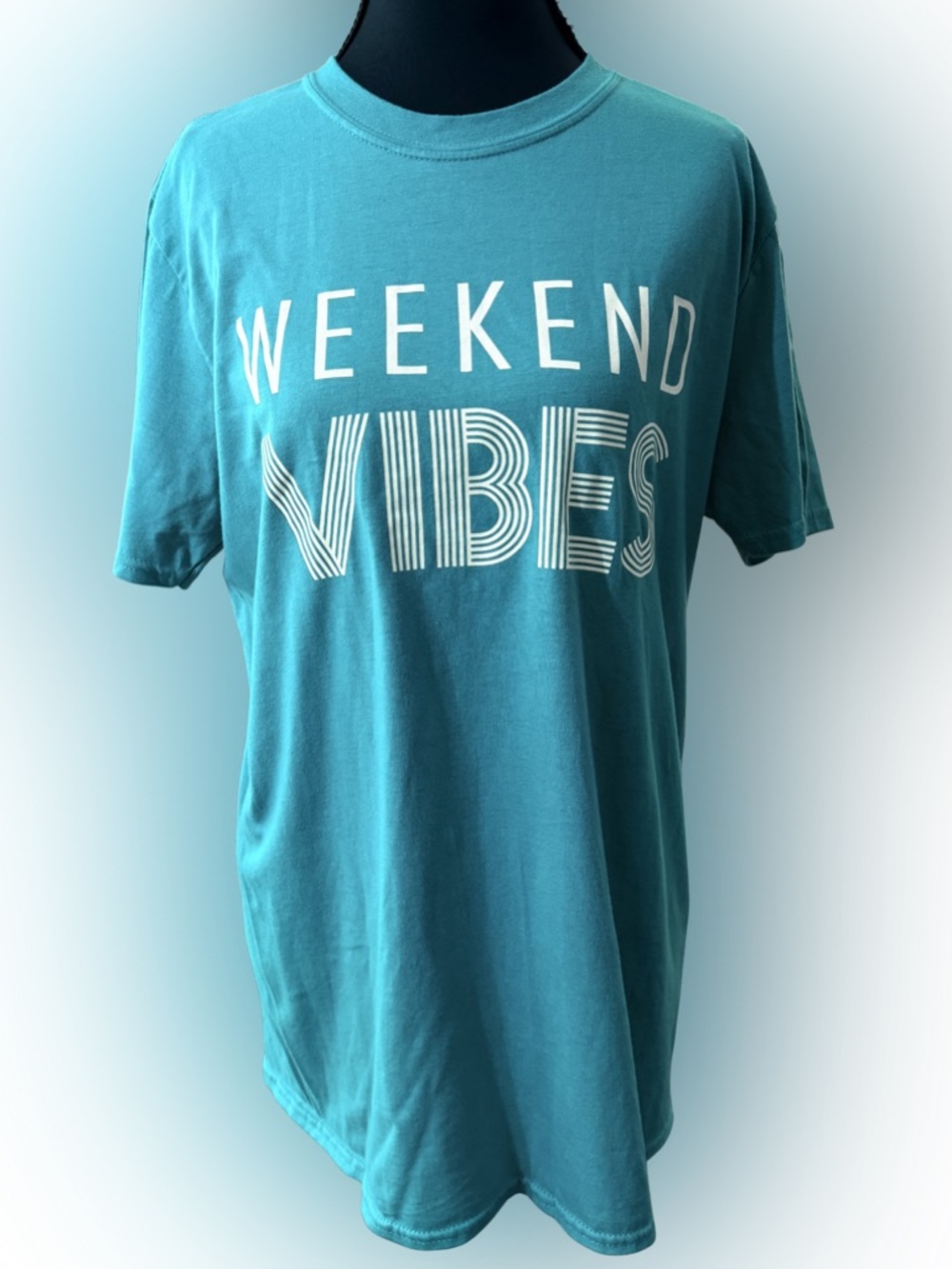 Weekend Vibes Women’s Graphic Teal Crewneck T-Shirt‎ Size Medium New W/out tags